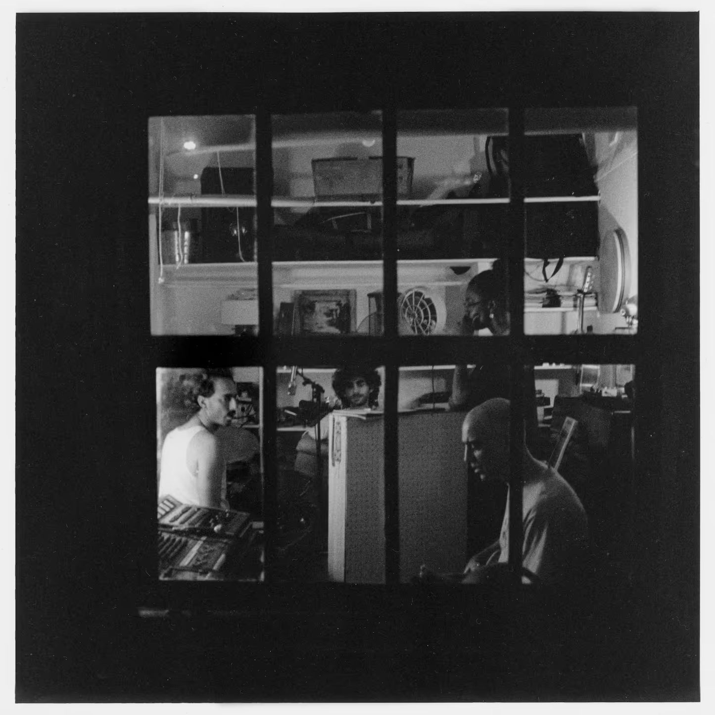 Stand Restaurant “食と音”〈YOIN〉 ② 11月1日 17:30-18:20(アナイス後)